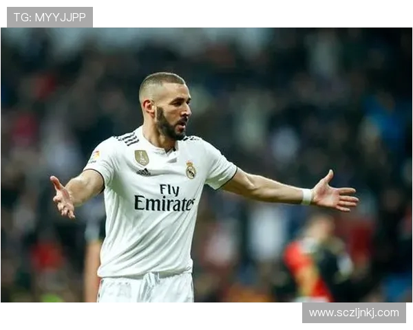 本泽马在足球历史上的传奇之路与未来展望分析 本泽马在足球历史上的传奇之路与未来展望分析